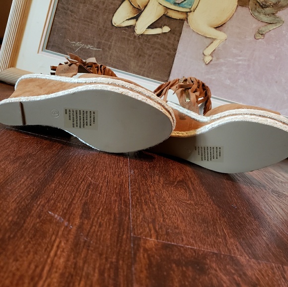 Platform sandals - Picture 2 of 3